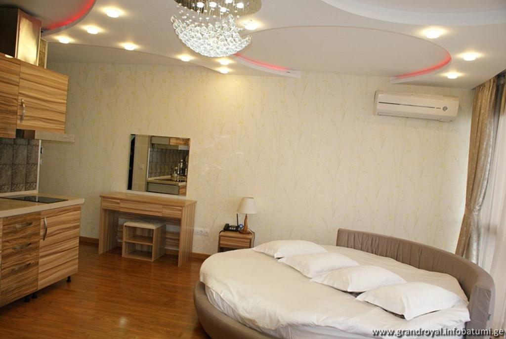 Grand Royal Batumi Aparthotel Room photo
