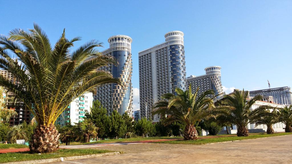 Grand Royal Batumi Aparthotel Exterior photo