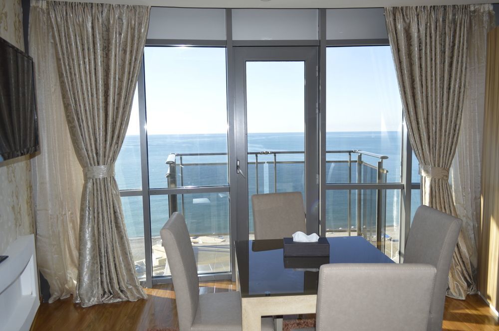 Grand Royal Batumi Aparthotel Exterior photo